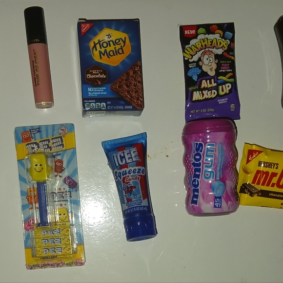 ONE, (RANDOMLY SELECTED) HAND-MADE, MINI-BRAND, REFRIGERATOR, MAGNET - Picture 2 of 10